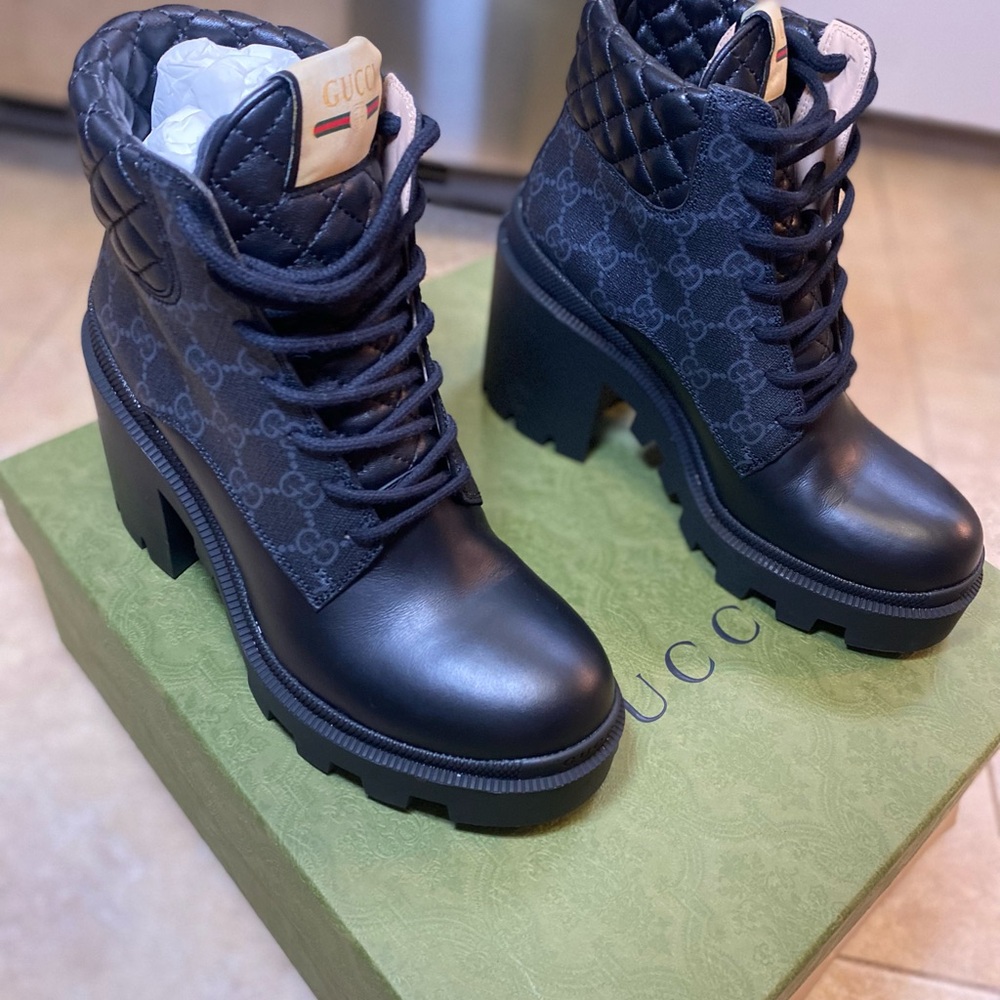 Gucci Women's Black and Gray Lace-Up Boots